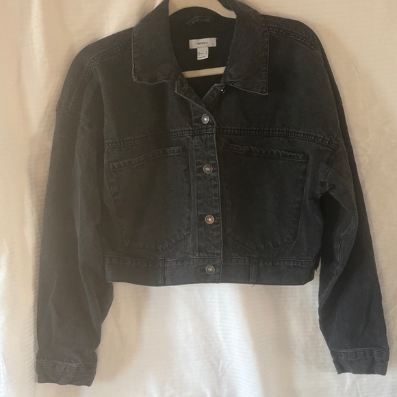 Forever 21 Women's Black Cropped Denim Jacket, Adult Size Medium - Picture 1 of 13